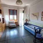 Rent 4 bedroom apartment of 166 m² in genova