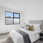 Rent 2 bedroom apartment in Bentleigh East