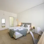 Rent a room of 250 m² in Lisbon