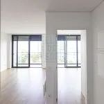 Rent 1 bedroom apartment of 41 m² in Porto