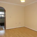 Rent 2 bedroom flat in Surrey