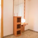 Rent a room of 90 m² in valencia