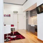 Rent 1 bedroom apartment of 35 m² in Paris