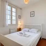 Rent 1 bedroom apartment of 420 m² in Marseille