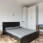 Rent 1 bedroom apartment of 65 m² in milan