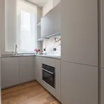 Rent 1 bedroom apartment of 60 m² in Florence