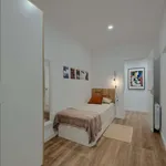 Rent a room of 91 m² in Barcelona