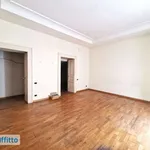 Affitto 5 camera appartamento di 220 m² in Naples