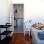 Rent a room in lisbon