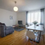 Pronajměte si 4 ložnic/e byt o rozloze 105 m² v Prague