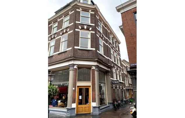 Huur 1 slaapkamer appartement van 80 m² in leiden