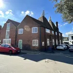 Rent 4 bedroom flat in Canterbury