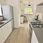 Rent 4 bedroom house in Lakes Lane