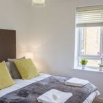 Rent 2 bedroom flat of 650 m² in Hertsmere