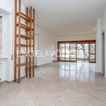 Rent 5 bedroom apartment of 180 m² in Roma