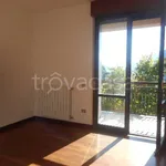 Villa Bifamiliare in affitto a Lecco via Maria Montessori, non arredato/vuoto, giardino privato, box - TrovaCasa