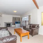 Rent 3 bedroom house in Kaipātiki