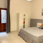 Rent a room in naples