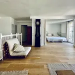 Appartement de 77 m² avec 1 chambre(s) en location à Paris