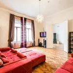 Rent 4 bedroom apartment of 175 m² in Budapest