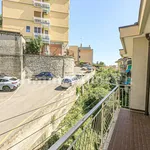 Affitto 4 camera appartamento di 85 m² in Genoa