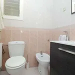 Rent 4 bedroom apartment of 140 m² in barcelona