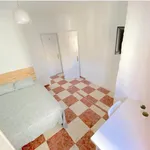 Alquilar 4 dormitorio apartamento en Seville