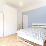 Rent a room of 180 m² in madrid