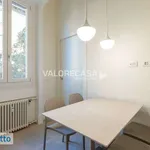 Rent 5 bedroom apartment of 100 m² in Milan