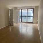 Appartement de 97 m² avec 3 chambre(s) en location à Paris 15ème