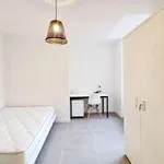 Appartement de 109 m² avec 5 chambre(s) en location à Saint-Étienne