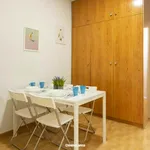 Rent a room of 110 m² in Madrid