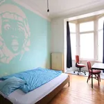 Rent a room of 200 m² in brussels