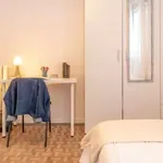 Rent 4 bedroom apartment in Madrid