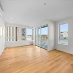 Rent 3 bedroom house of 213 m² in Manhattan Beach