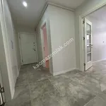 Altıntepe'de Güvenlikli Sitede Bahçe Kullanımlı 2+1