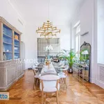 Rent 6 bedroom apartment of 215 m² in Rome