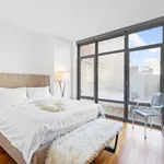 Rent 3 bedroom apartment of 176 m² in Manhattan