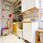 Rent a room of 77 m² in Madrid