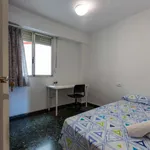 Rent a room of 95 m² in valencia