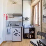 Rent 4 bedroom apartment of 32 m² in Porto