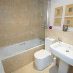 Rent 2 bedroom flat in Wakefield