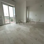 Affitto 2 camera appartamento di 73 m² in Galbiate