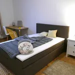 Miete 4 Schlafzimmer wohnung in Munich