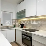 Rent 2 bedroom apartment of 47 m² in Split - Okolica