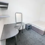 Rent 4 bedroom house in Leeds