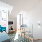 Rent 1 bedroom apartment of 538 m² in Lisbon