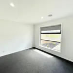 Rent 4 bedroom house in Fraser Rise