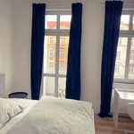 Rent a room of 100 m² in Berlin