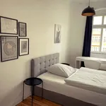 Rent a room of 100 m² in Berlin